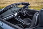 Porsche 718 Boxster 2016 года (UK)